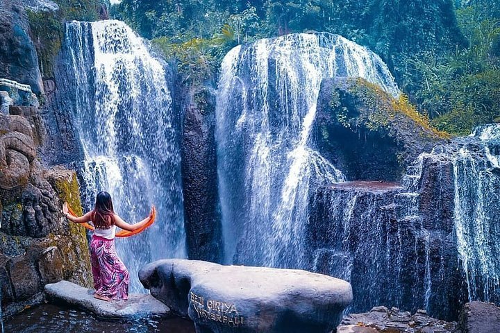 Taman Beji Griya Waterfall