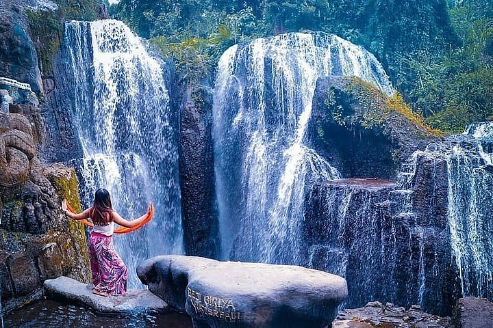 Taman Beji Griya Waterfall
