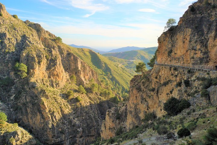 Tripadvisor | Tour a piedi della gola di El Saltillo e del villaggio bianco  da Malaga fornito da MÁLAGA ACTIVA TOURS | Spagna