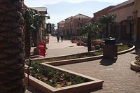 Desert Hills Premium Outlets (178 stores) - outlet shopping in Cabazon,  California CA CA 92230 - MallsCenters