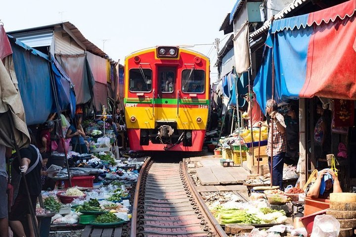 2024 Full-Day Floating Market and Maeklong Railway Market Private Tour ...