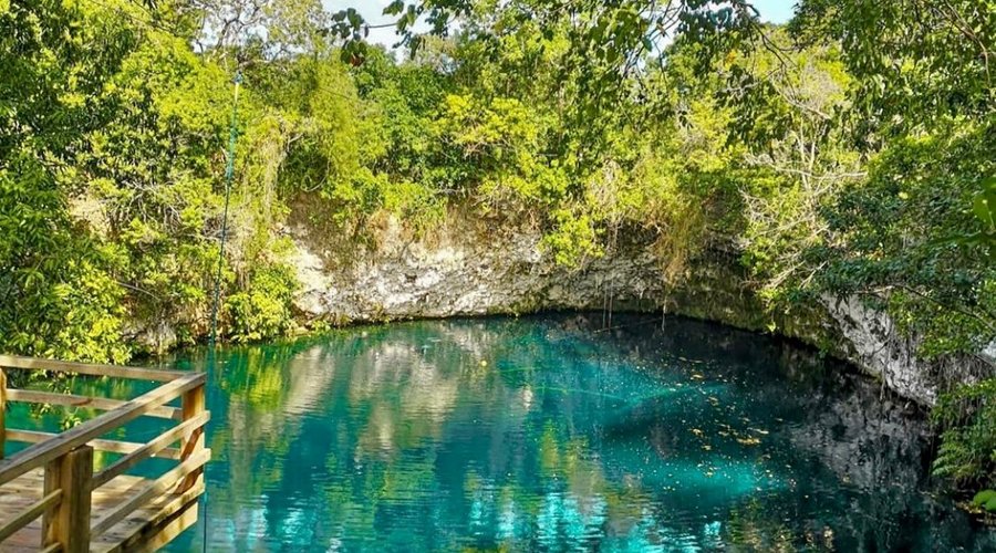 Between 10 am and 4 pm you'll be able to view reflections like no other.