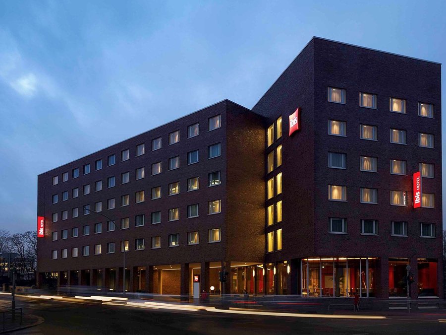 IBIS HAMBURG ALSTERRING: UPDATED 2020 Hotel Reviews, Price Comparison ...