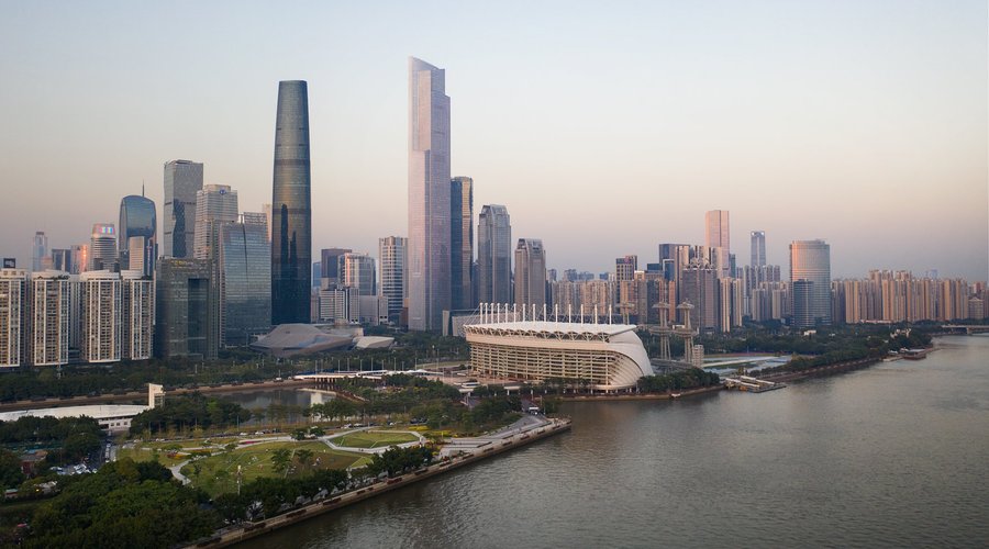 Hotel Exterior with Pearl River View