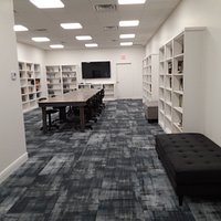 coffee shop study room