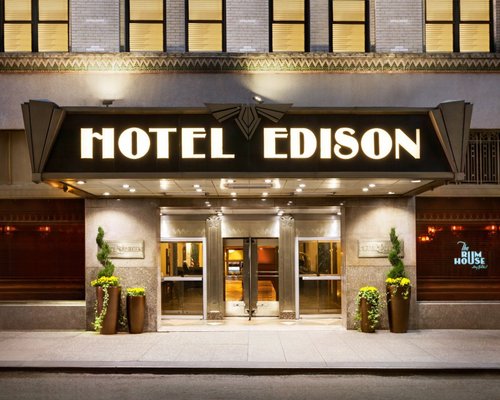 The 10 Best New York City Hotels With Military Discounts Dec 2020 With Prices Tripadvisor