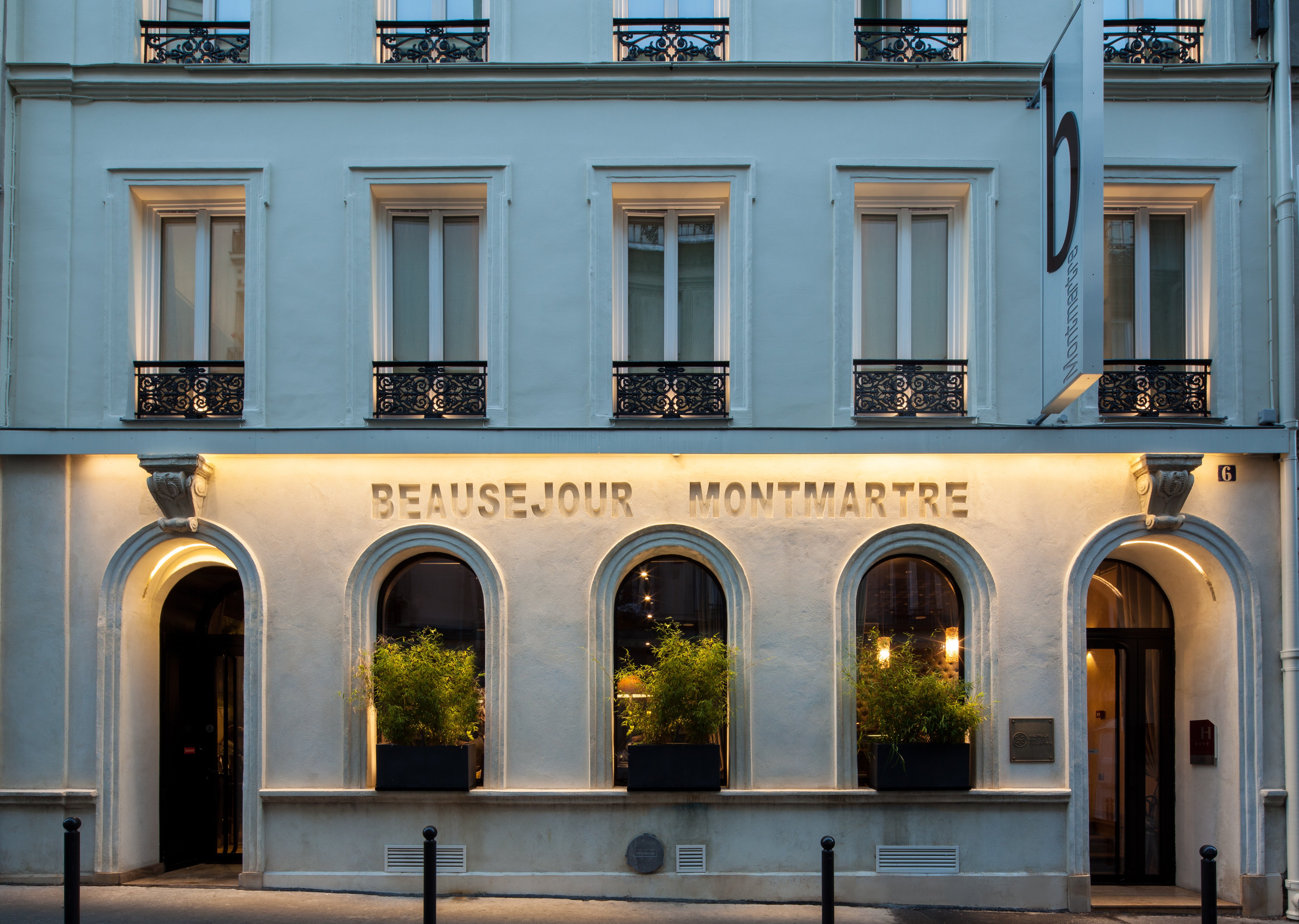 B MONTMARTRE HOTEL (Parijs, Frankrijk) - Foto's, Reviews En ...