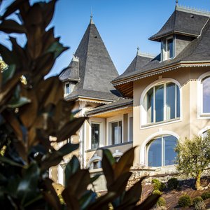 Hotel l'Incomparable by Les Etincelles in Tresserve, image may contain: Grass, Garden, Outdoors, Housing