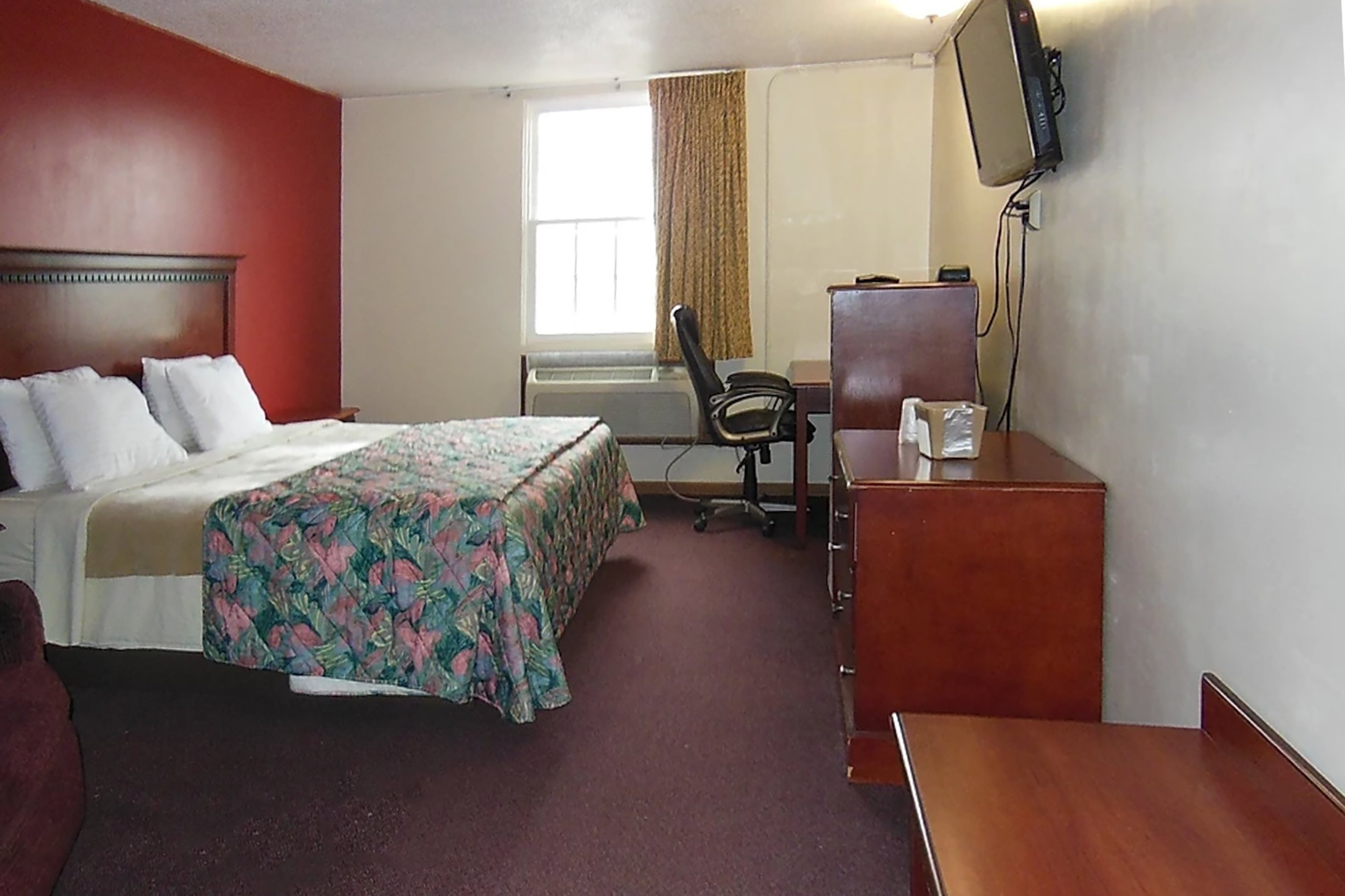 OYO Hotel Morton/Peoria IL I-74 Rooms: Pictures & Reviews - Tripadvisor