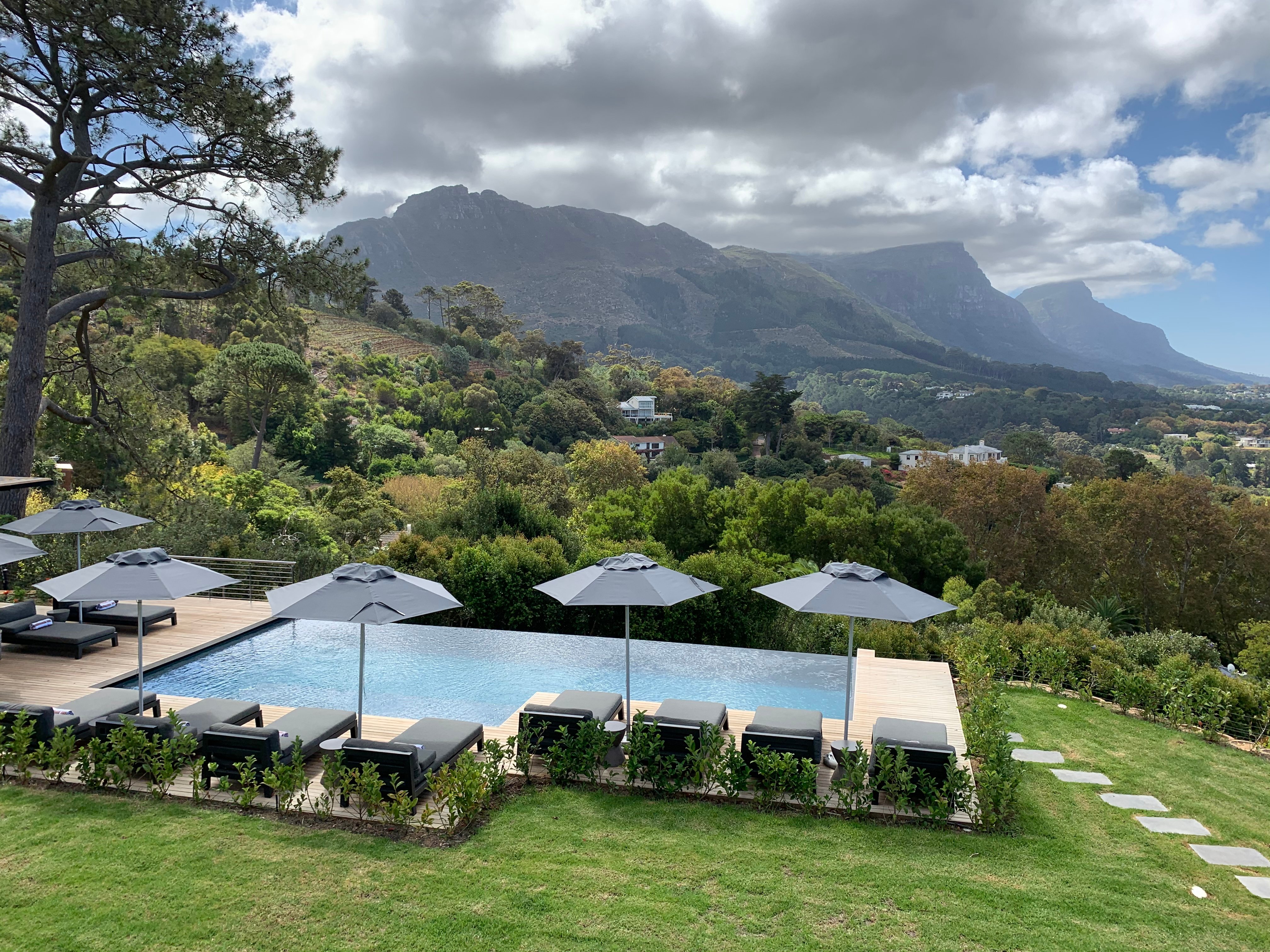 VILLA LION VIEW PRIVATE LUXURY RETREAT B&B (Constantia, Cape Town ...