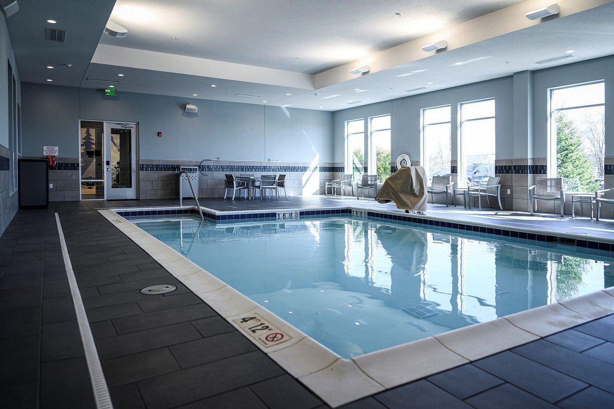hotels in fishers indiana with outdoor pool