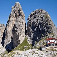 Il rifugio tra le cime dei Cadini