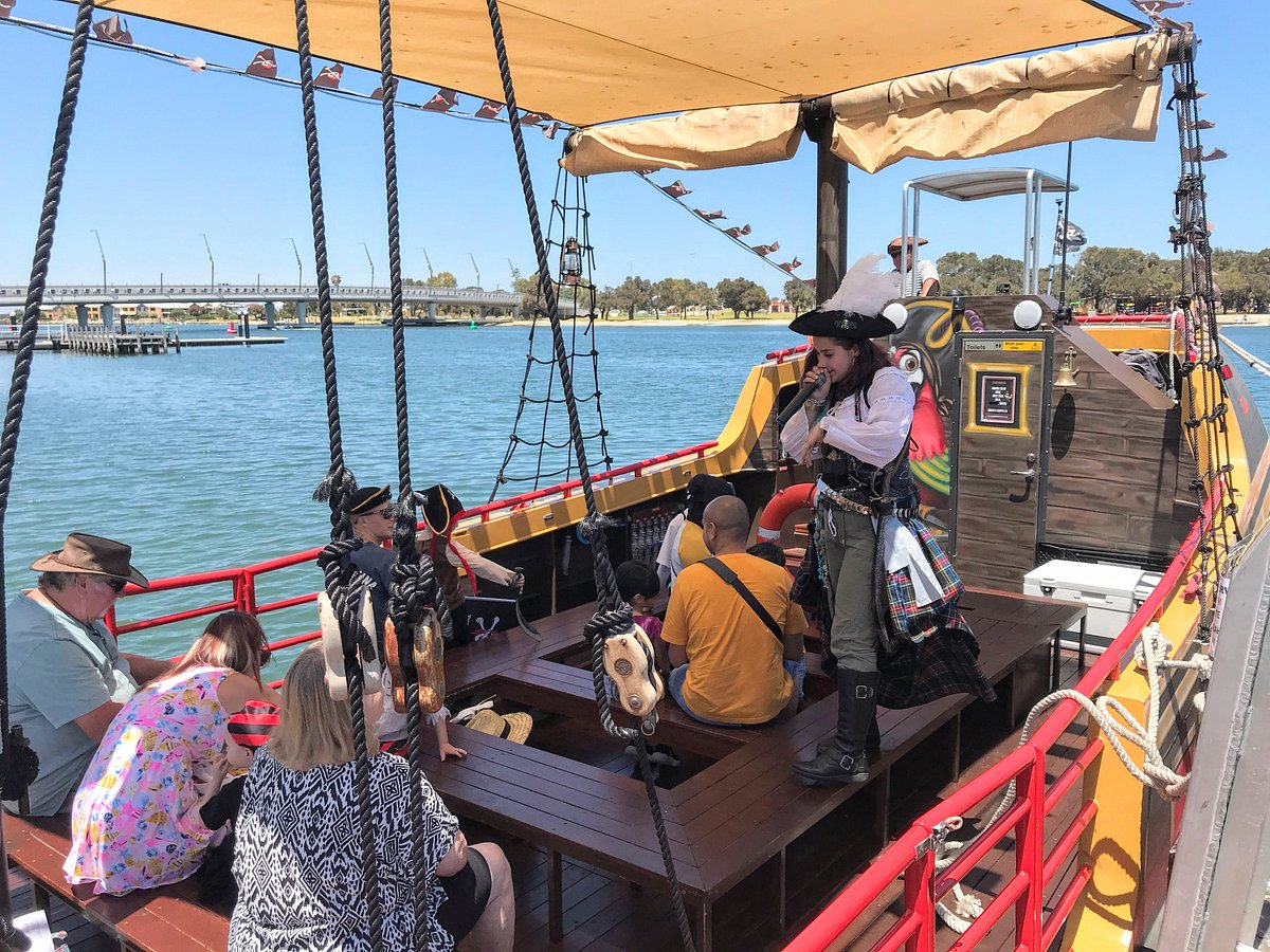 mandurah canal pirate cruise