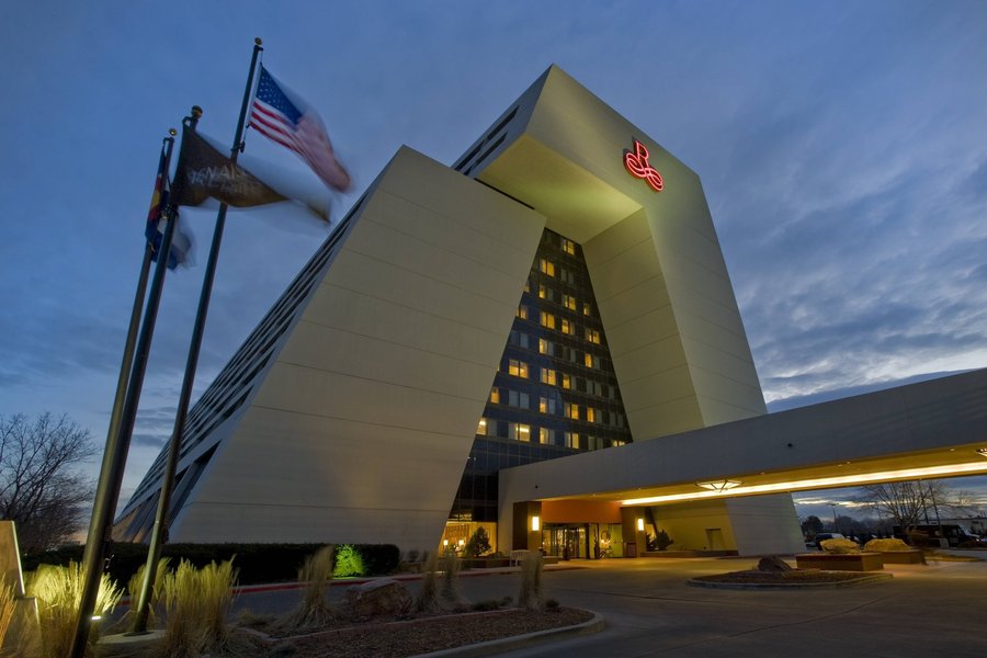 RENAISSANCE DENVER CENTRAL PARK HOTEL 107 (̶1̶8̶1̶