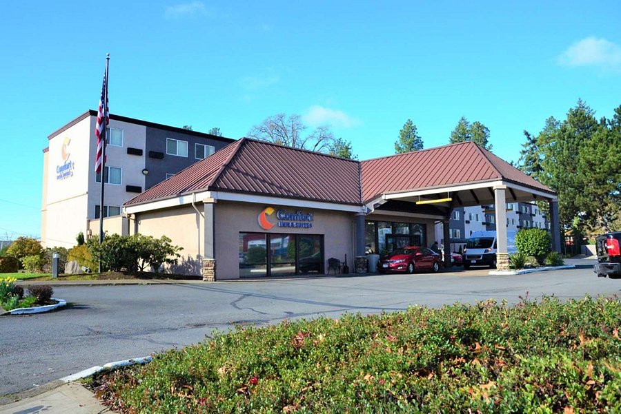 COMFORT INN & SUITES BEAVERTON - PORTLAND WEST $76 ($̶1̶0̶4̶) - Prices