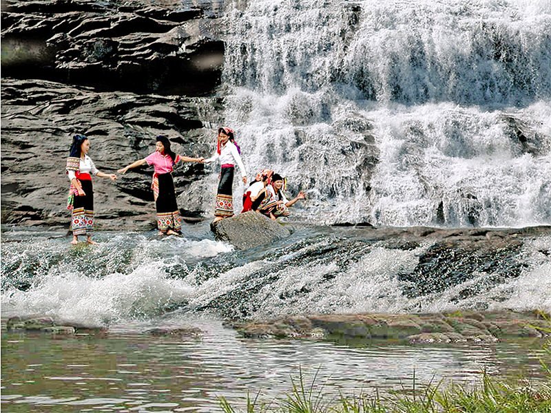 Sao Va Waterfall image