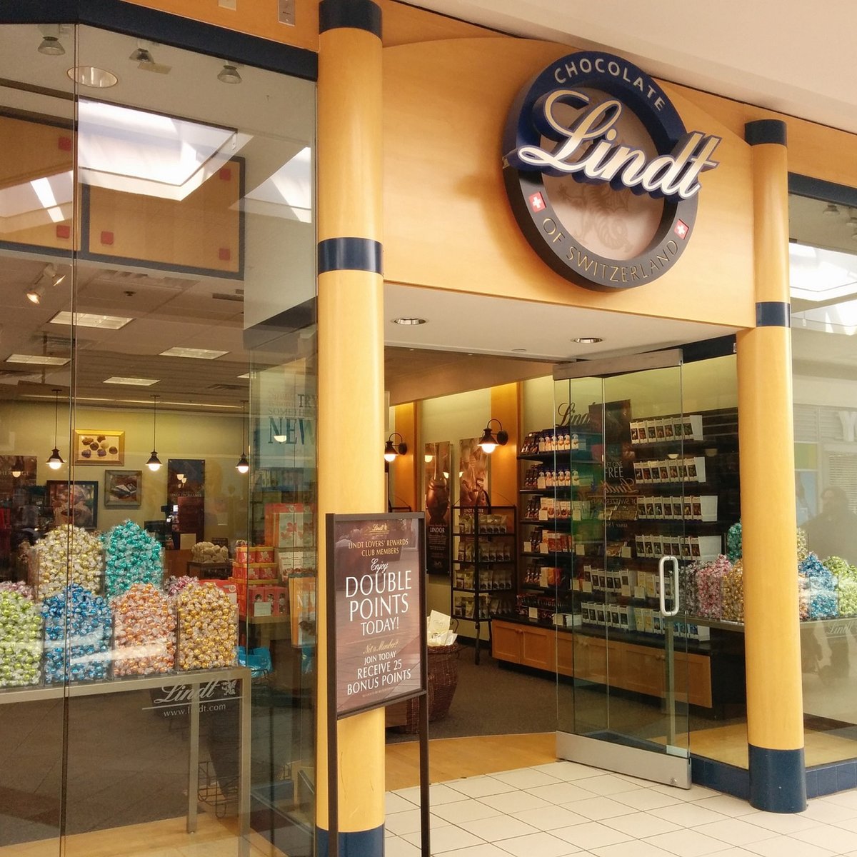 lindt-chocolate-shop-manchester-nh-hours-address-tripadvisor