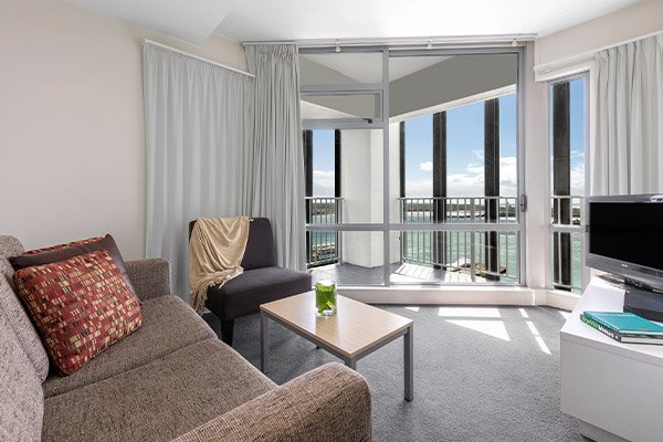 2 Bedroom Superior Harbour View Living