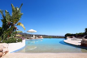 Piscina y playa