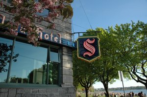 Sylvia Hotel in Vancouver, image may contain: Restaurant, City, Diner, Cafe