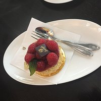 Feine Himbeer-Patisserie