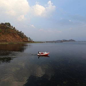 manipur loktak lake tourism