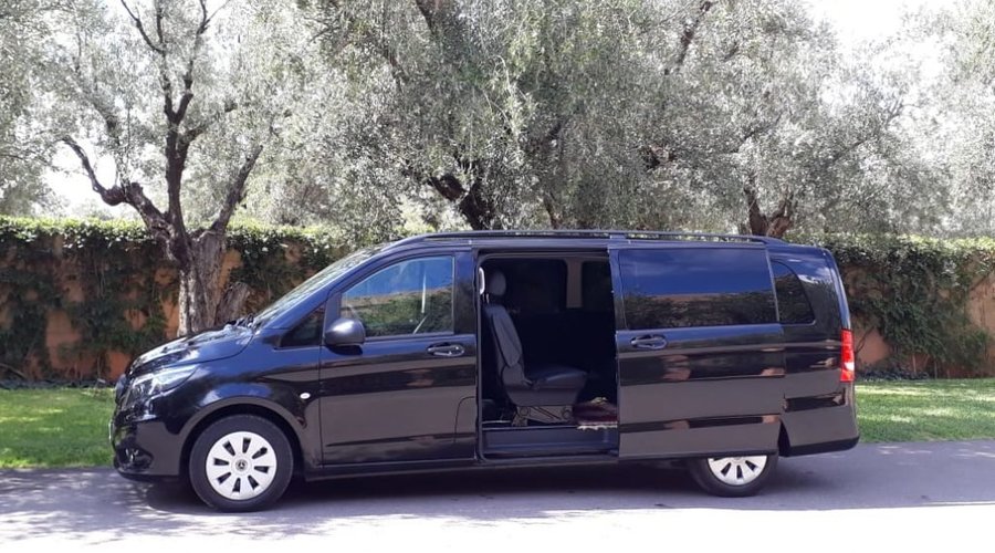 Taxi Ride Experience - Cultural Insights During the Journey
