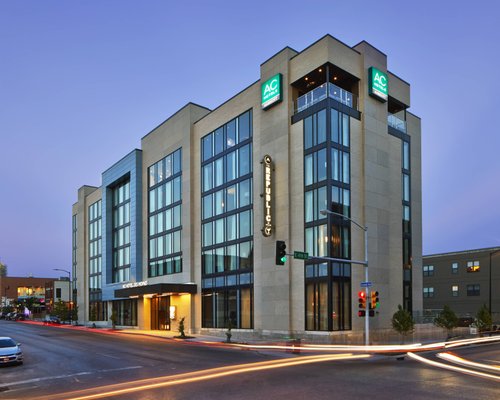 The 10 Closest Hotels To Greater Des Moines Botanical Garden - Tripadvisor