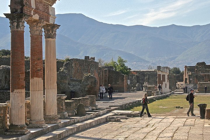 2023 Pompeii and Villa of the Mysteries provided by Tour Guide Naples