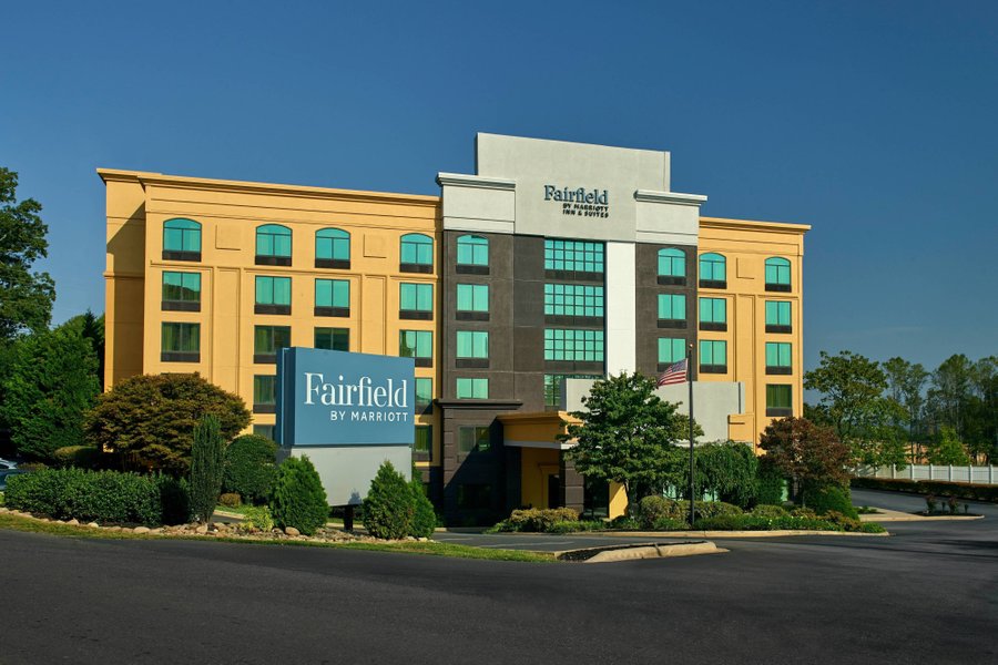 FAIRFIELD INN & SUITES ASHEVILLE OUTLETS $74 ($̶8̶0̶) - Updated 2021 ...