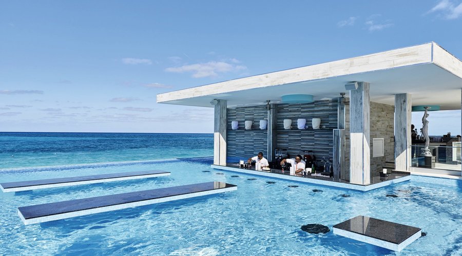 Swim up Bar