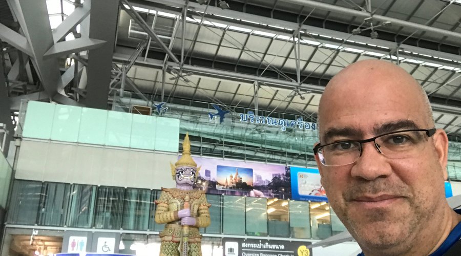 Adoro Tailândia acho muito parecido com o Brasil, se quiserem entrar em contato me escrevam por aqui ou me busquem na net, procurem por Francis Vieira Viena 