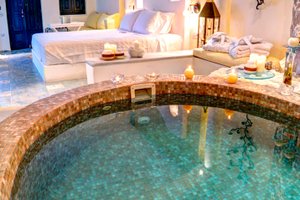 Room & Suite