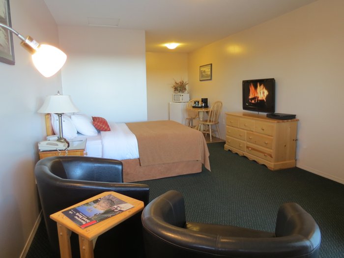 BLACK BEAR RESORT: 2022 Reviews (Port McNeill, Canada) - Photos of