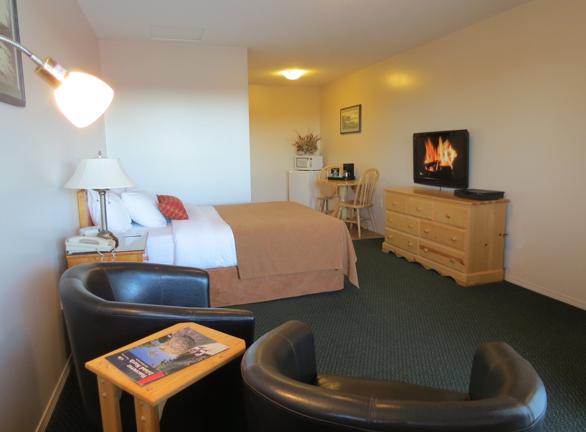 The Black Bear Resort Hotel by null