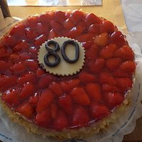 Zum Geburtstagsfrühstück kam ganz viel Liebe aus der Backstube Sesselberg.Mega Lecker! Vielen Dank!