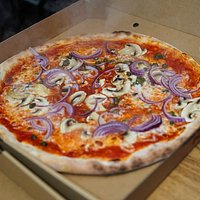 Funghi with extra onion and capers, as per request! Make your own pizza, you can add or remove ingredients. Choose from our vast selection of fresh and delicious toppings.