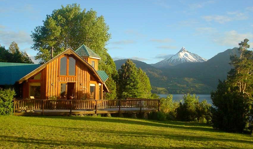 From our Lodge you can enjoy a lovely view on the majestic volcano Puntiagudo.