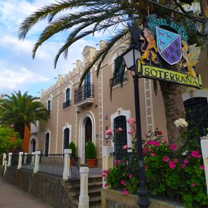Fachada del hotel