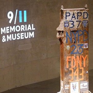 911 memorial museum logo