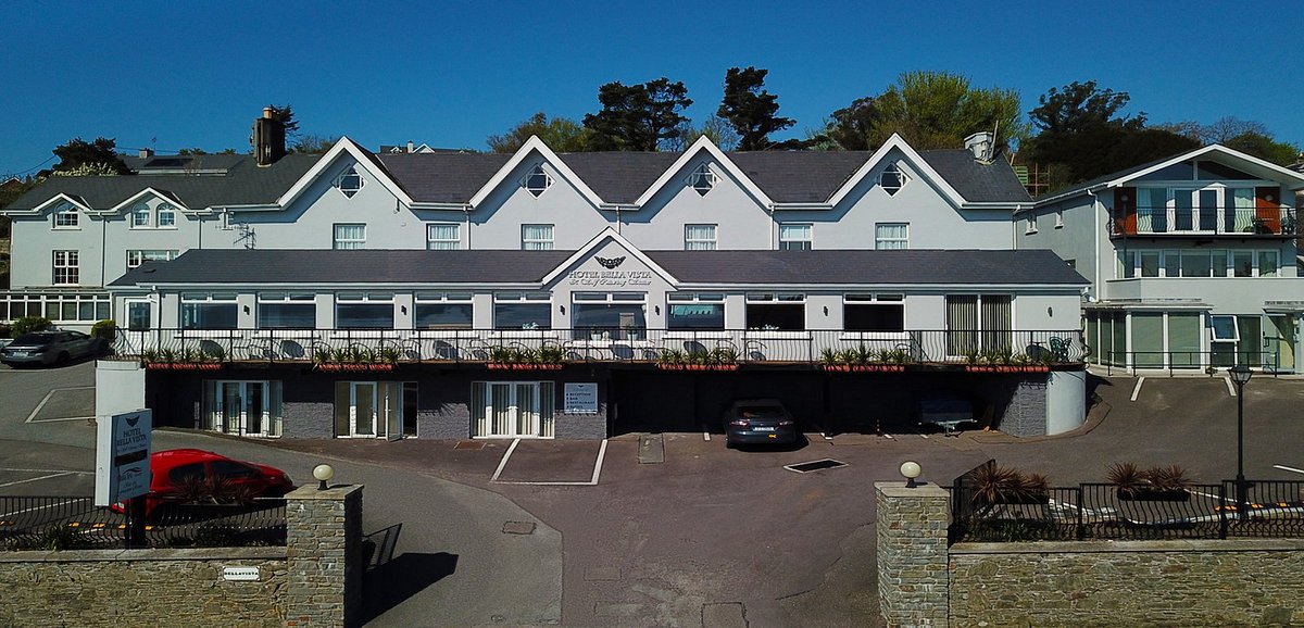 Bella Vista Hotel &amp; Self Catering Suites, hotel in Youghal
