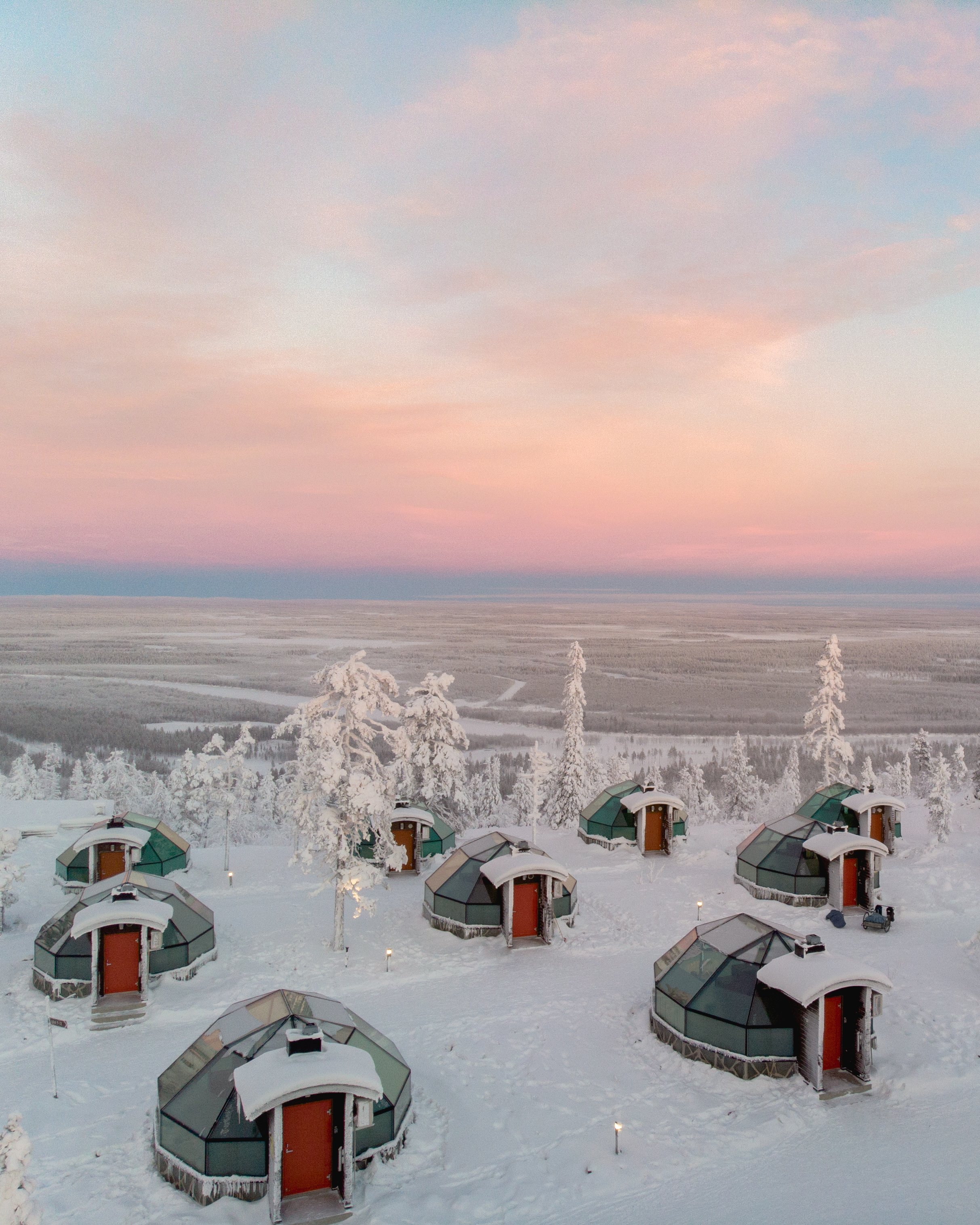 GOLDEN CROWN LEVI IGLOOS - Updated 2024 (Finland - Lapland)