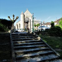 L'église vue du parc de l'étang