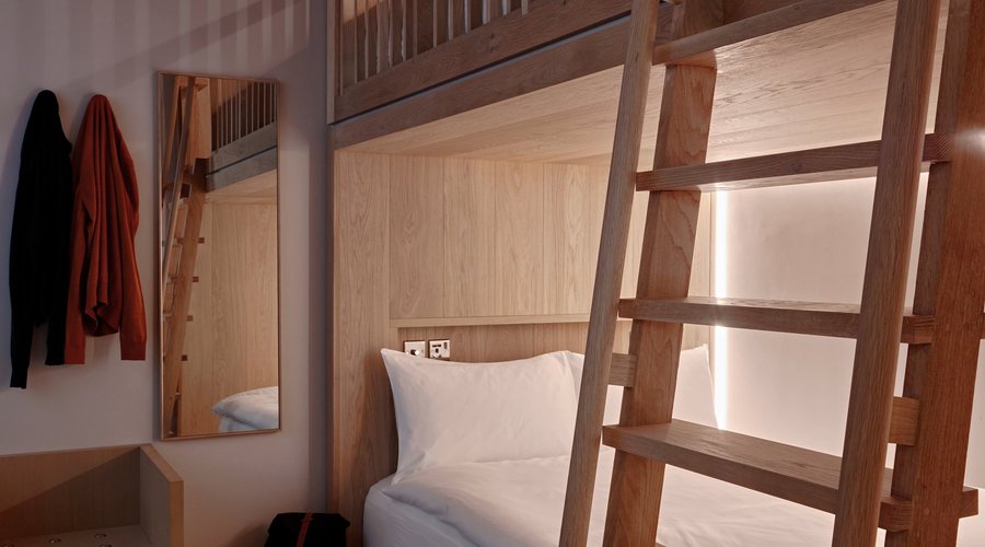Room for 4 (Cocoon 4)