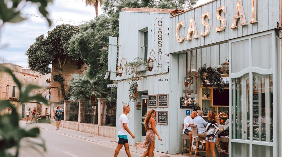 es trenc restaurant , santanyi market restaurant , tapas mallorca , paella mallorca , ses salines , cassai 