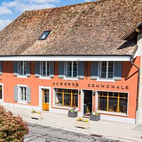 Restaurant et chambres d'hôtes de charme au coeur du village de Lavigny sur La Côte. Magnifique terrasse au calme à côté d'une très belle place de jeux pour enfants! Parfait pour un moment en amoureux, en famille ou entre amis! Au plaisir de vous rencontrer.