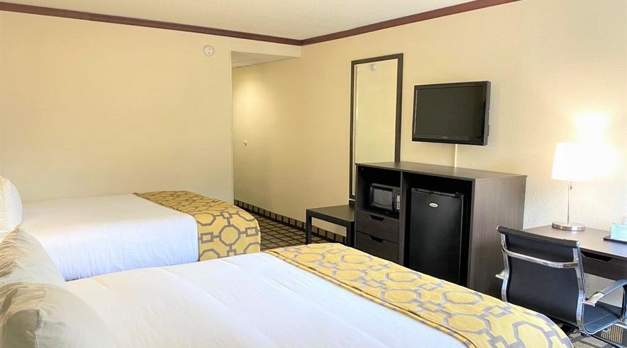 BAYMONT INN & SUITES QUEENSBURY / LAKE GEORGE - Updated 2025 Prices & Hotel Reviews (NY) BAYMONT INN & SUITES QUEENSBURY / LAKE... 