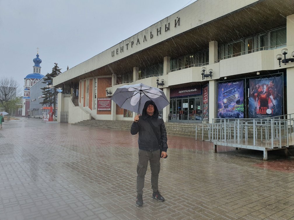 Кинотеатр калуга. Кино Центральный Калуга. Калужский кинотеатр Центральный. Кирова 31 Калуга. Калуга экран кинотеатр Центральный.