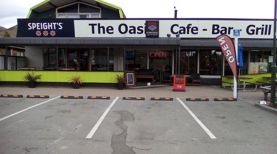 Oasis Cafe & Bar 