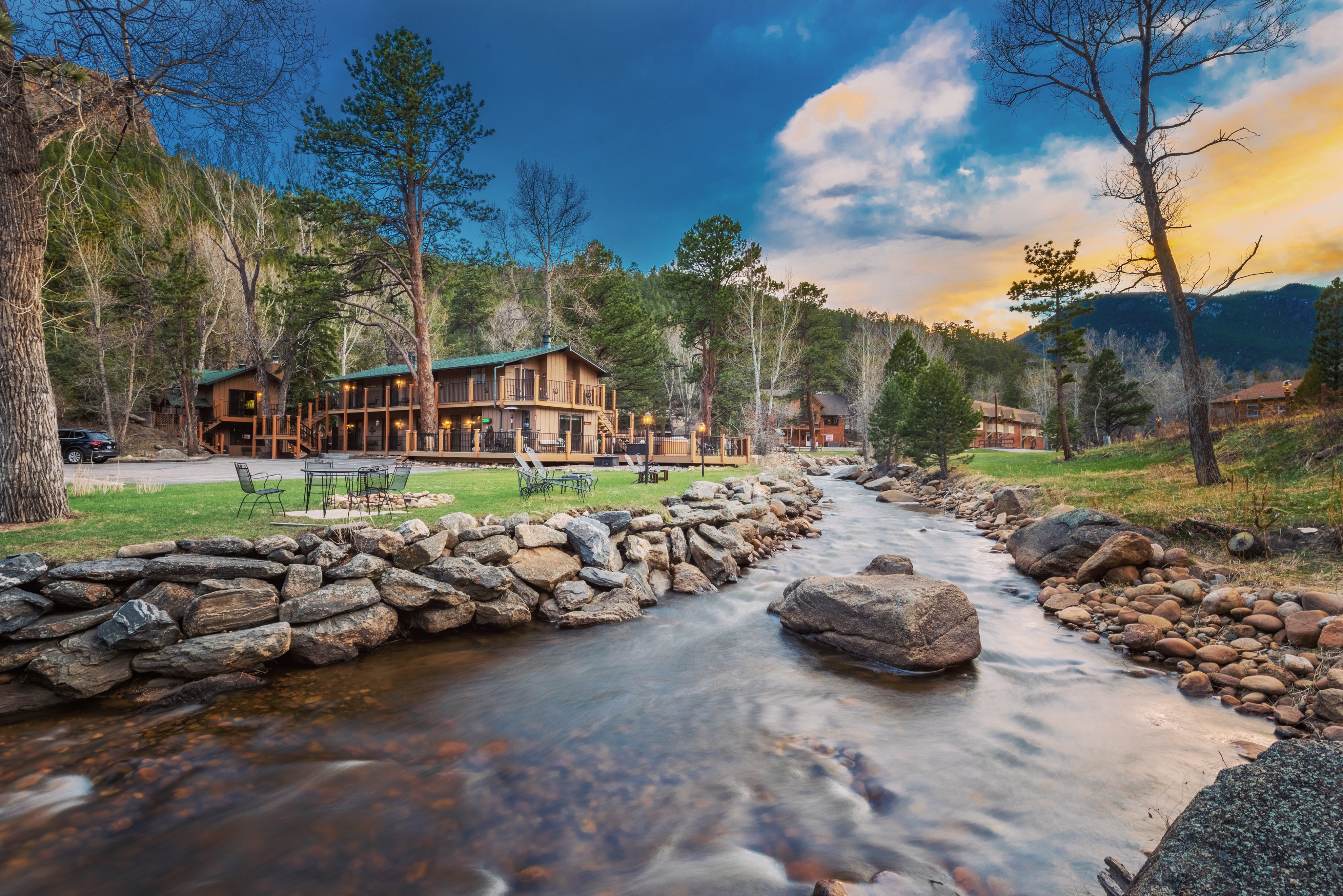 4 SEASONS INN ON FALL RIVER - Updated 2021 Prices & Reviews (Estes Park ...